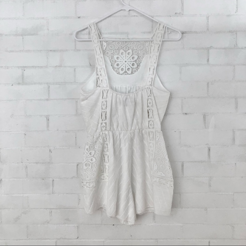 NWOT Revolve Saylor Talya White Cotton Romper - Picture 3 of 8